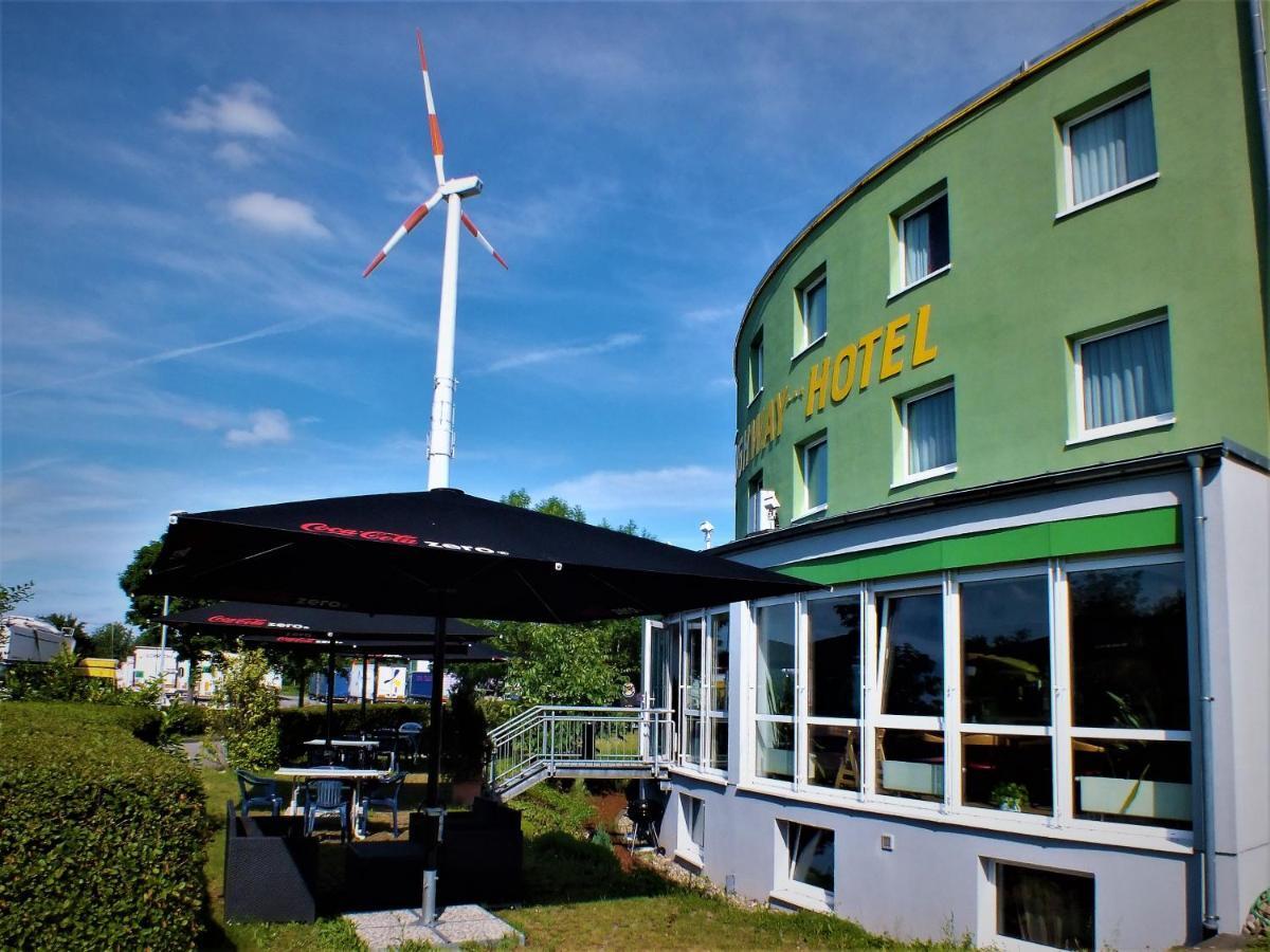 Highway Hotel Herbolzheim Exteriör bild